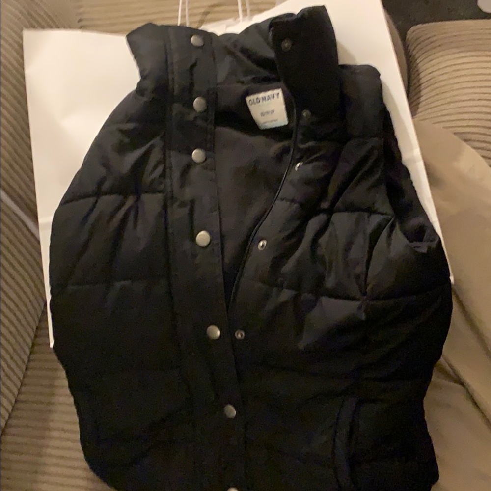 ⭐️Old Navy Puffy Vest  size XS
